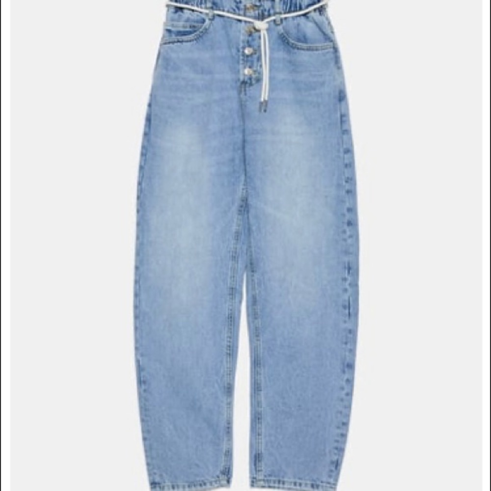 Zara High waisted baggy jeans .